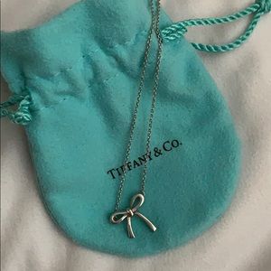 Tiffany small bow necklace